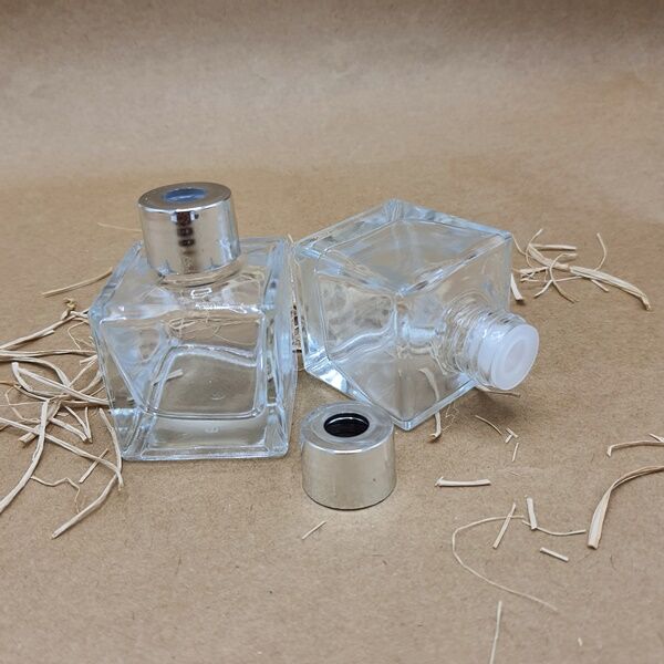 Gümüş Gri Kapaklı Kare Koku Şişesi