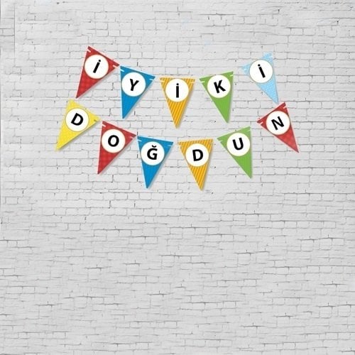 Üçgen Renkli İyiki Doğdun Flama